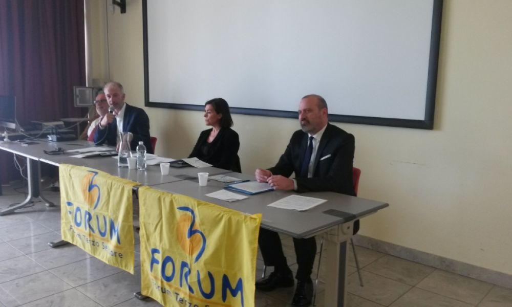 Il Terzo settore incontra Bonaccini e Gualmini. "Siamo sulla strada giusta"