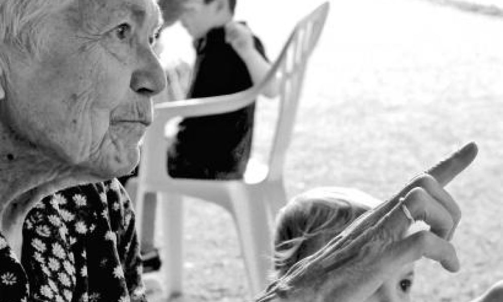 Da Auser Bologna un convegno sulla lotta alla violenza verso gli anziani e una mostra fotografica