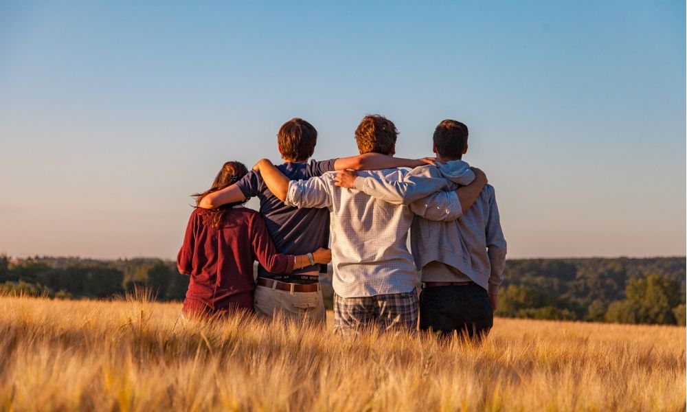 Attivatori di comunità: il nuovo bando per giovani under 35 e volontariato