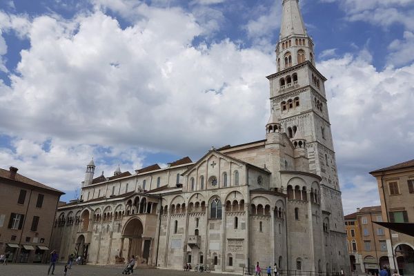 Modena eletta Capitale italiana del volontariato per il 2026
